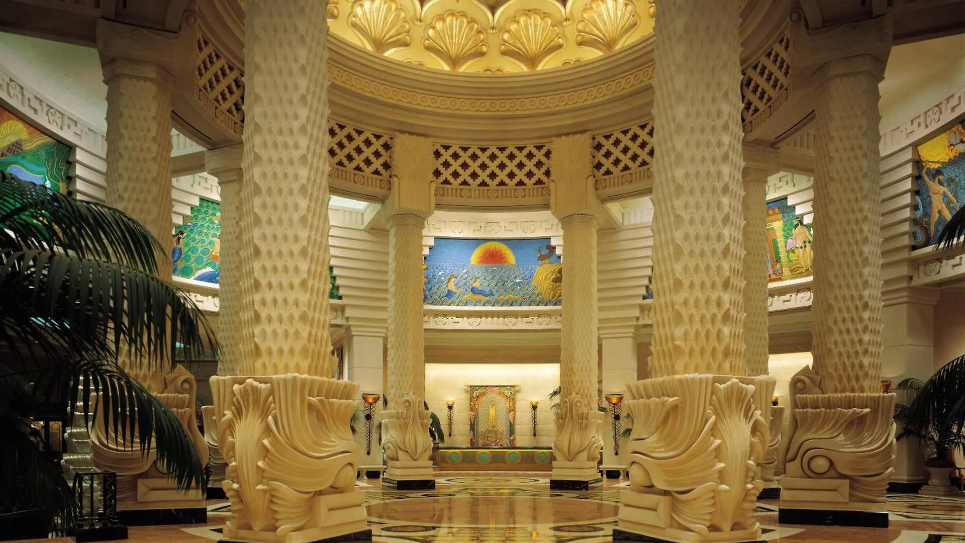 אתר נופש מלון Creek Village The Royal At Atlantis