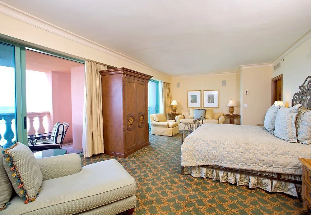 **** Rezort Hotel The Royal At Atlantis Creek Village Bahamy