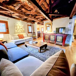 https://venicemore-apartments-central-old-town.hotelinveneto.com