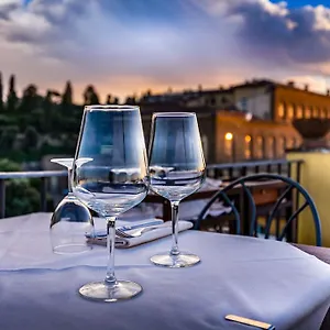 *** מלון La Scaletta Al Ponte Vecchio איטליה