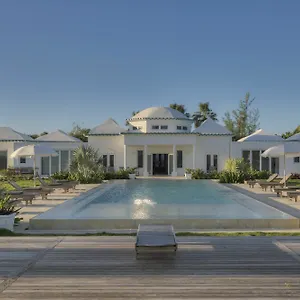 La Bougainvillea Villa