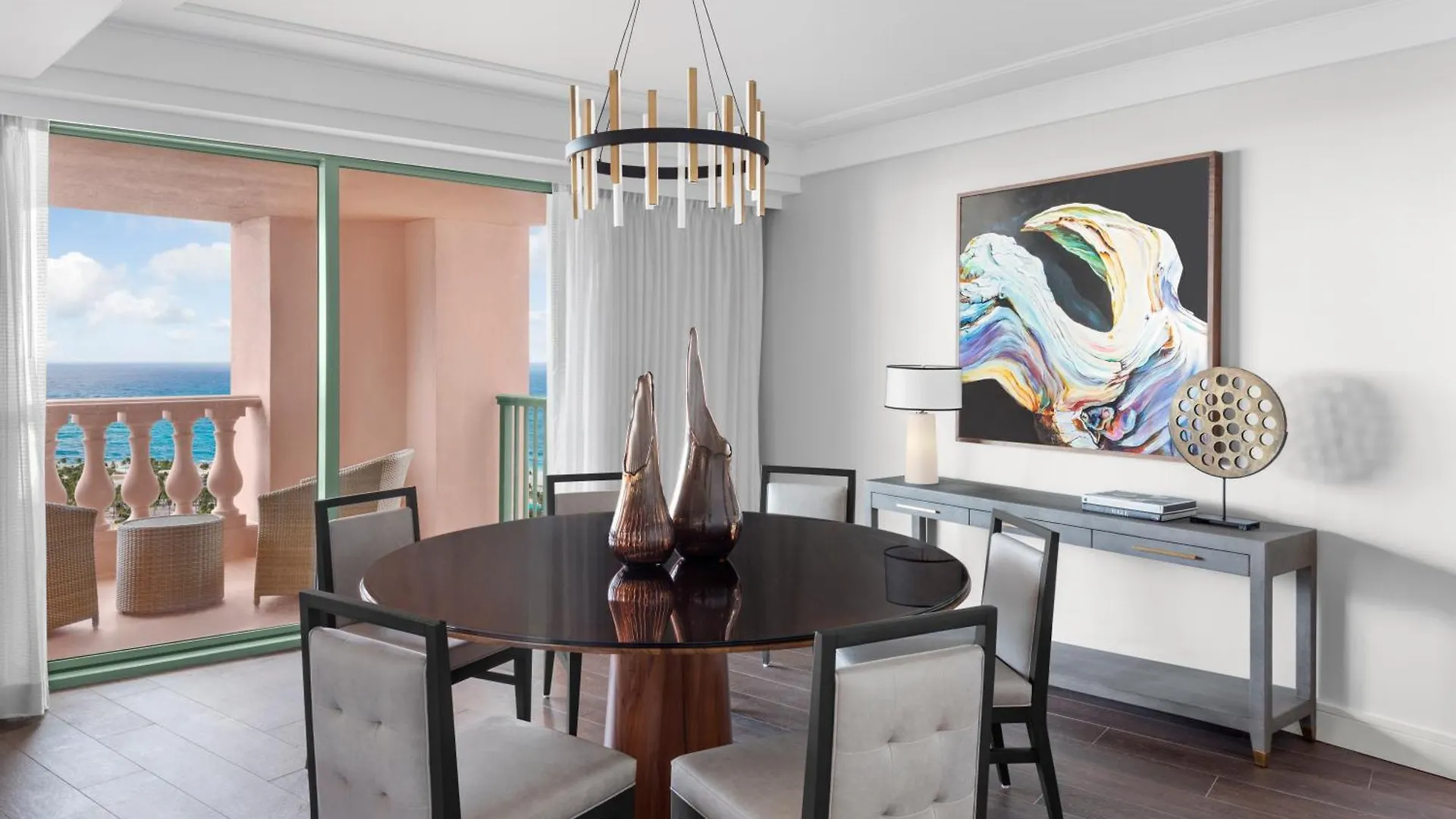 Отель The Royal At Atlantis Creek Village Курортный комплекс